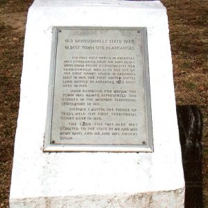 Stone monument with "Old Davidsonville State Park Oldest Town Site in Arkansas" plaque on it